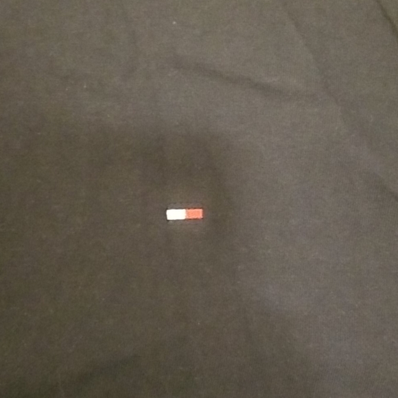 Tommy Hilfiger Essentials Tee - Picture 2 of 3